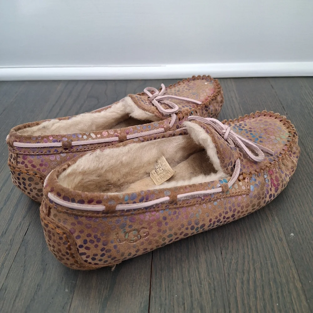 UGG Dakota Spots Slipper Kids size 5